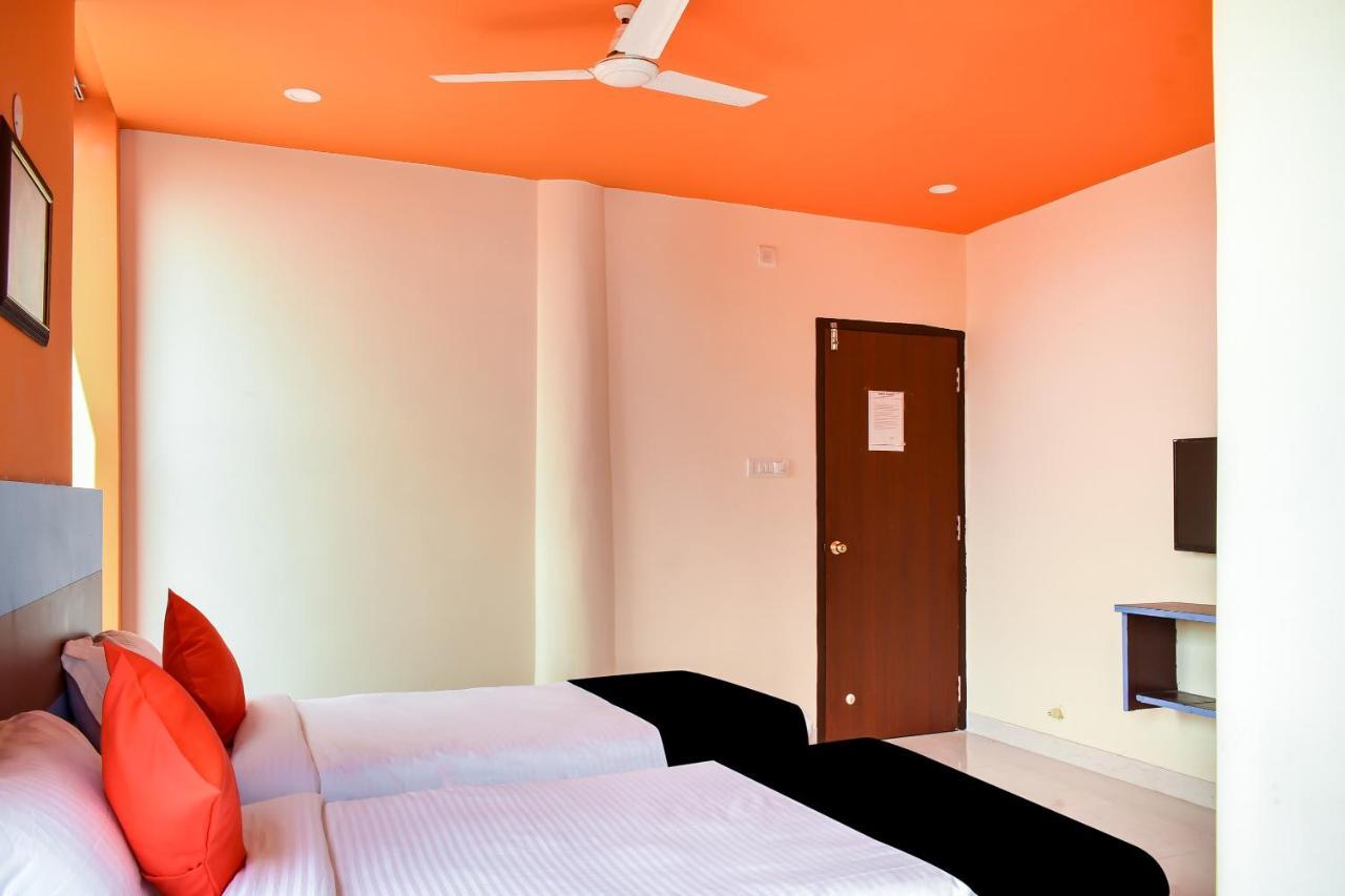 Capital O 67249 Hotel Planet Bhubaneswar Bagian luar foto