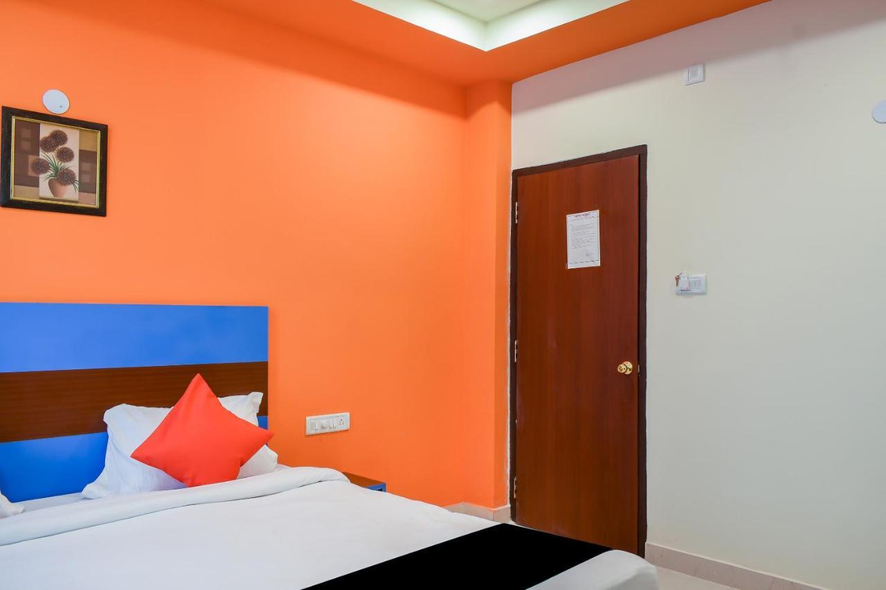 Capital O 67249 Hotel Planet Bhubaneswar Bagian luar foto