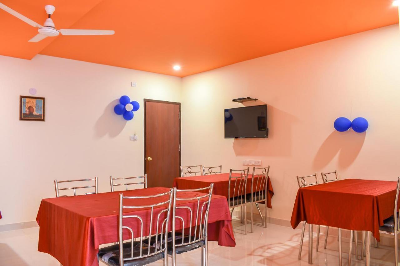 Capital O 67249 Hotel Planet Bhubaneswar Bagian luar foto