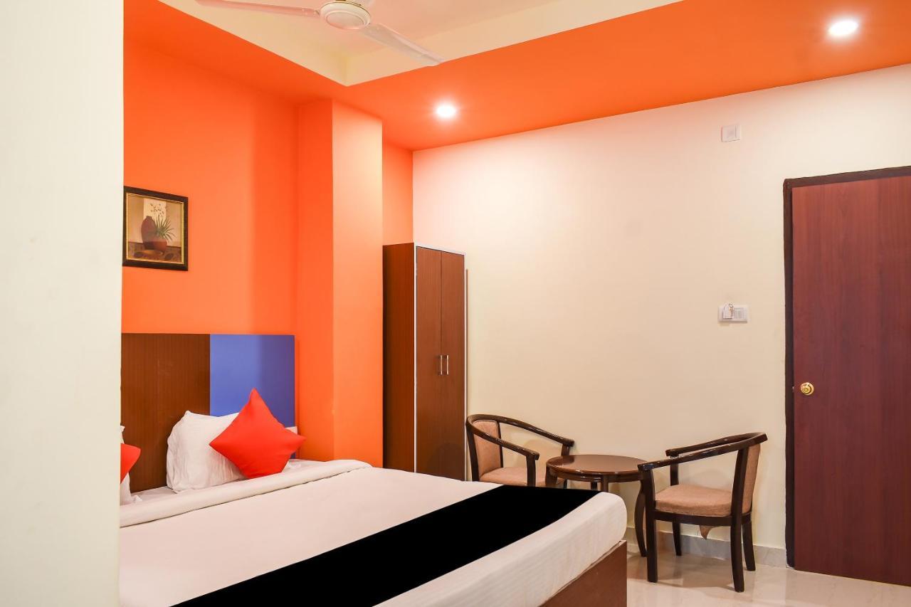 Capital O 67249 Hotel Planet Bhubaneswar Bagian luar foto
