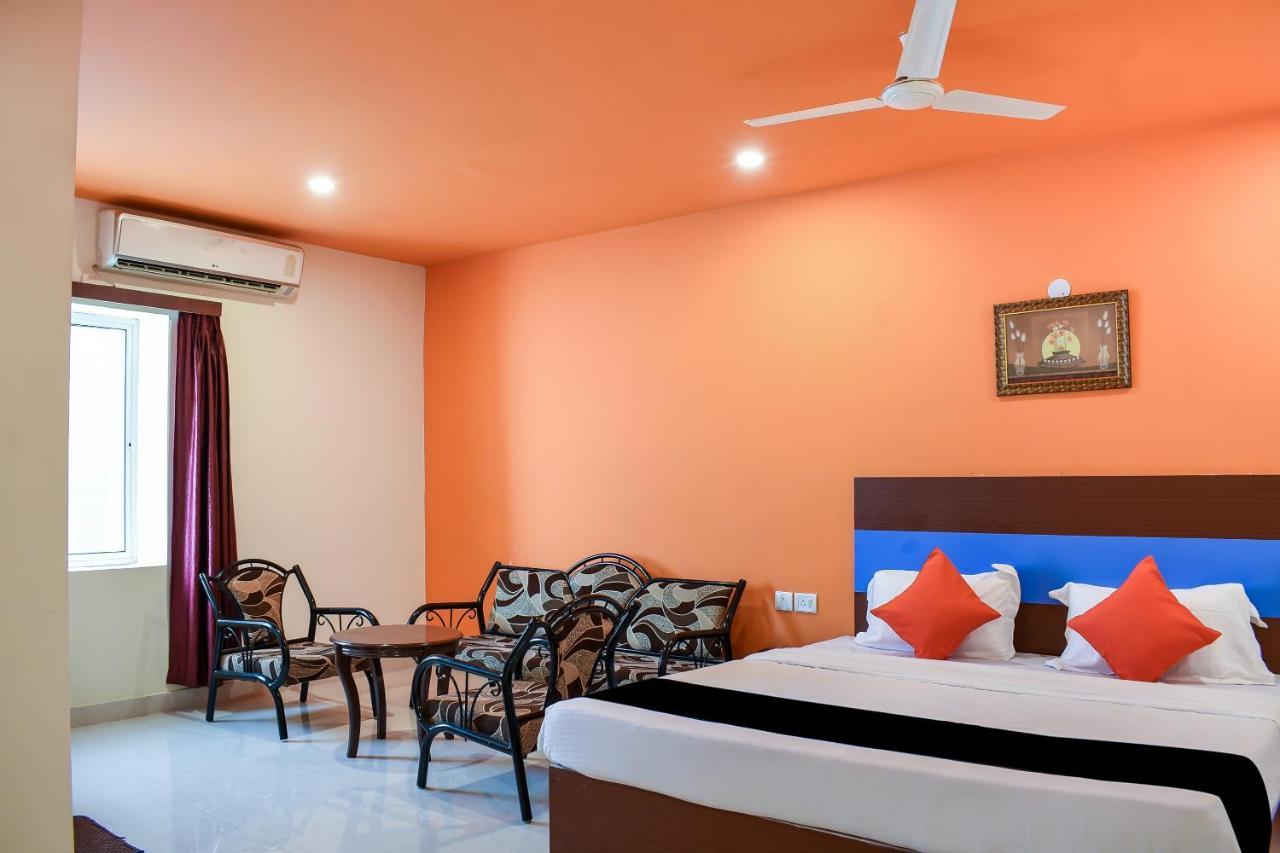 Capital O 67249 Hotel Planet Bhubaneswar Bagian luar foto