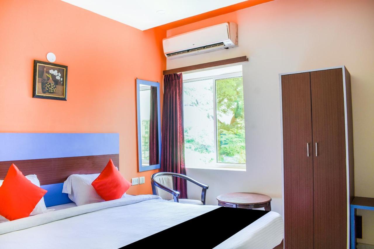 Capital O 67249 Hotel Planet Bhubaneswar Bagian luar foto